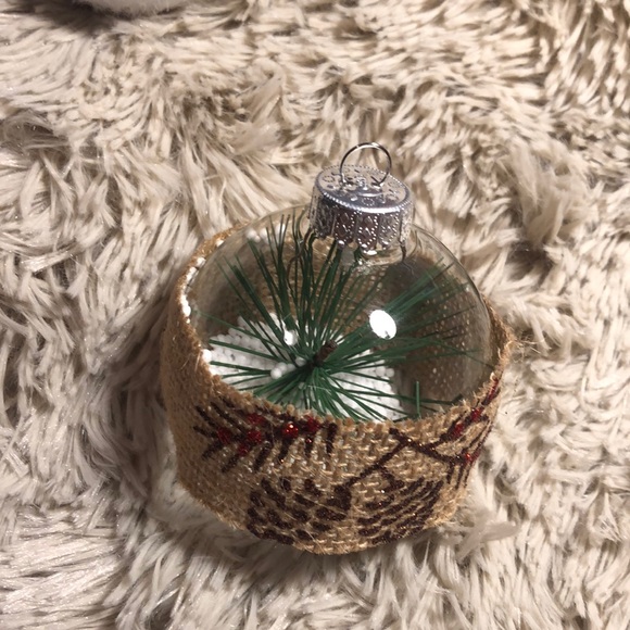 2 Christmas Ornaments!🎄🎄 - Picture 4 of 5